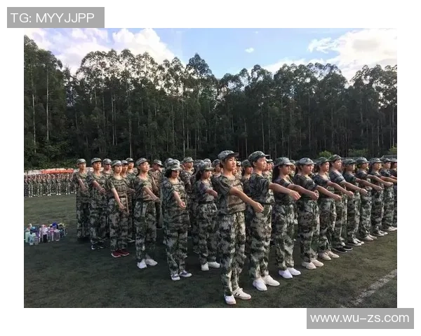 足球明星变身滴滴司机与球迷亲密互动,展现别样风采 足球明星变身滴滴司机与球迷亲密互动,展现别样风采