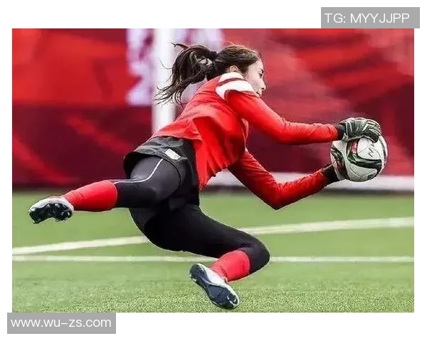 长腿足球巨星赛场英姿展现速度力量与优雅的完美结合 长腿足球巨星赛场英姿展现速度力量与优雅的完美结合